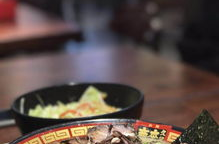 网红抻面馆,面香四溢，人气爆棚的美食传奇